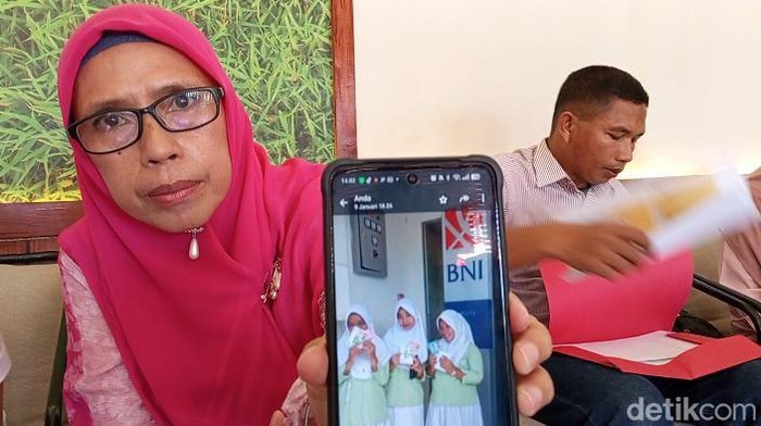 Kepsek SMA Negeri 1 Botumoito, Kabupaten Boalemo, Gorontalo, Nansy Rahman.