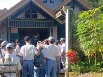 Duka Teman Sebaya Usai Yoga Tewas Diserang Sekelompok Pemotor
