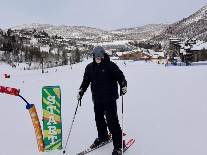 Khabib Nurmagomedov bermain ski di Utah