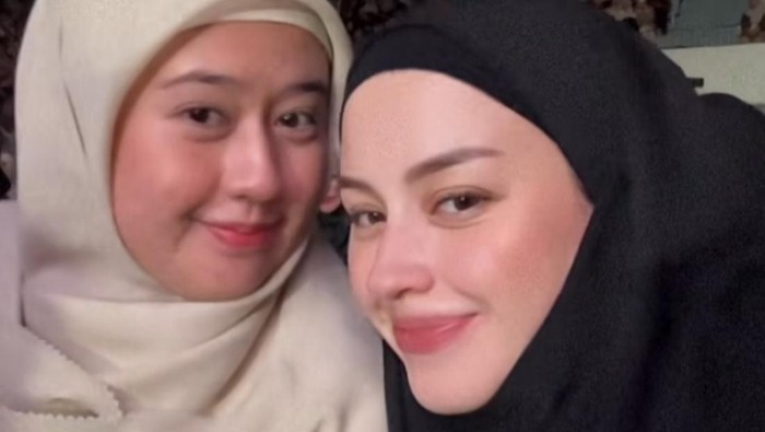 Kimberly Ryder pakai hijab bikin kagum