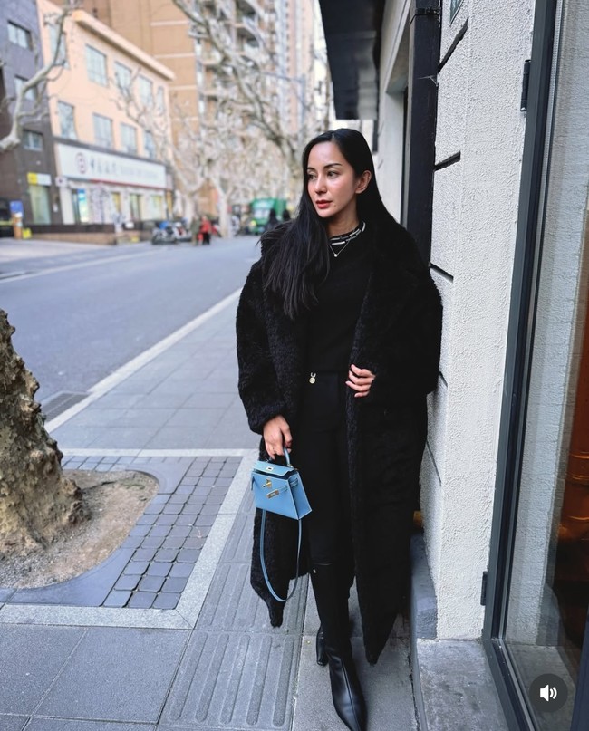 Kirana juga terlihat jadi makin percaya diri dengan hidung barunya tersebut. Penampilannya pun kini jadi makin cantik dan memukau. Foto: Instagram/@kiranalarasati