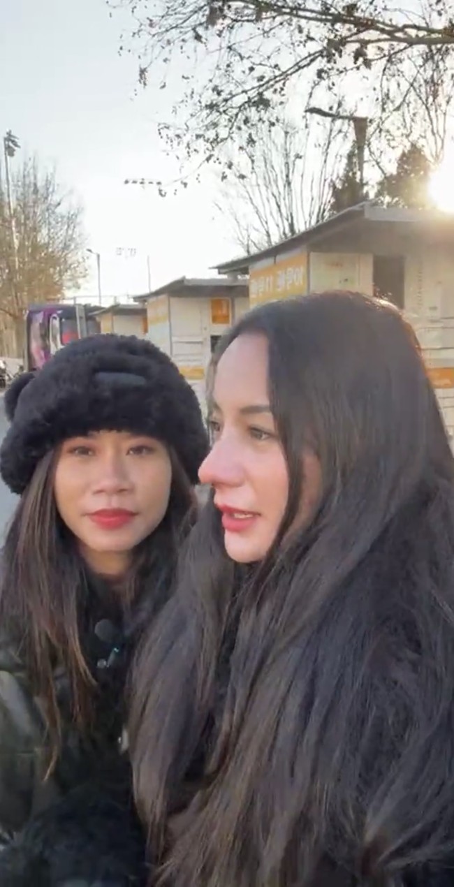 Dilihat dari samping, hidung Kirana kini jadi semakin mancung. Banyak netizen yang memuji Kirana, menyebut penampilannya kini jadi semakin cantik. Foto: Instagram/@kiranalarasati