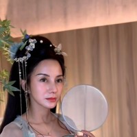 Kenakan pakaian ala putri kerajaan China, Kirana tampil cantik menawan. Ia pun jadi terlihat makin percaya diri berpose di depan kamera. Foto: Instagram/@kiranalarasati