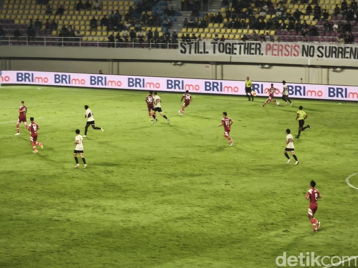 Laga Persis Solo melawan PSM Makassar pada pekan ke-18 Liga 1 2024/2025, di Stadion Manahan Solo, Senin (13/1/2025) malam.