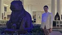 Kini si cantik ini resmi jadi stafsus Menkomdigi Meutya Hafid. Mari simak kiprahnya bersama-sama. (Raline Shah/Instagram)