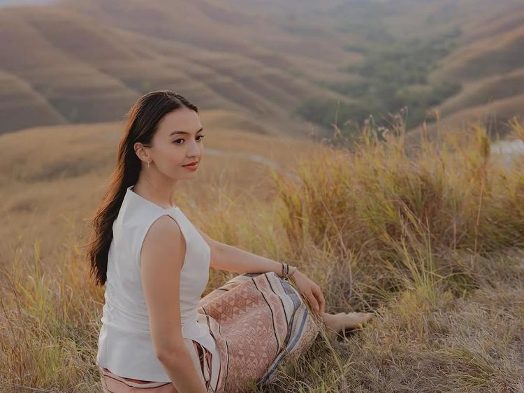 Liburannya Raline Shah, si Cantik yang Jadi Stafsus Menkomdigi