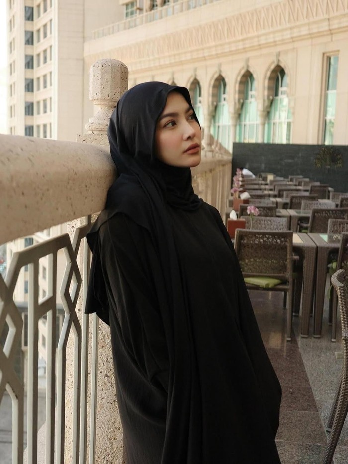 Mahalini dan Rizky Febian Umrah