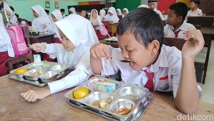 Makan bergizi gratis di Sumenep