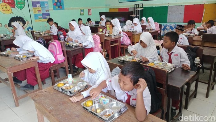 Makan bergizi gratis di Sumenep