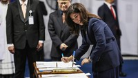 Menteri Komunikasi dan Digital (Menkomdigi), Meutya Hafid, melantik lima direktur jenderal, seorang sekretaris jenderal, inspektur jenderal, serta sejumlah staf ahli dan staf khusus di lingkungan Kementerian Komunikasi dan Digital (Komdigi).   