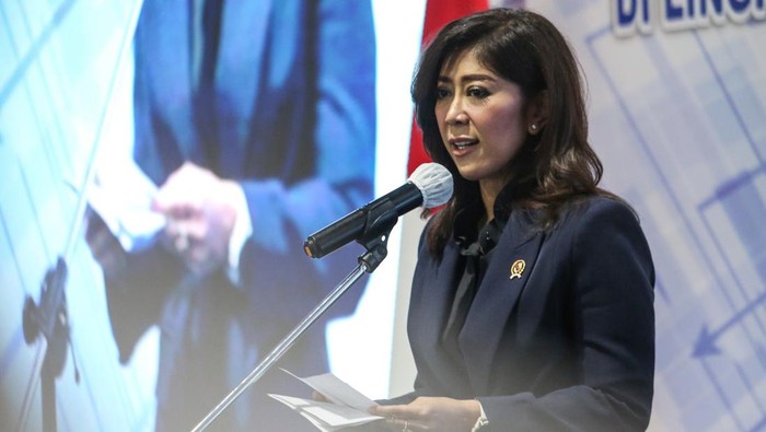 Menteri Komdigi Lantik Pejabat Kementerian, Ada Raline Shah Menteri Komunikasi dan Digital Meutya Hafid menyampaikan sambutan saat pelantikan pejabat Kementerian Komdigi di Kementerian Komunikasi dan Digital, Jakarta, Senin (13/1/2025). Pelantikan para pejabat di lingkungan Kementerian Komunikasi dan Digital (Komdigi) ini dilakukan setelah pemerintah merombak kementerian yang sebelumnya bernama Kementerian Komunikasi dan Informatika. ANTARA FOTO/Asprilla Dwi Adha/YU