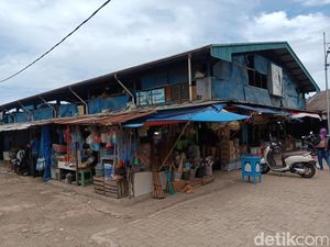 10 Tahun Proyek Pasar Munjul Mangkrak, Omzet Pedagang Jatuh Sampai 90%