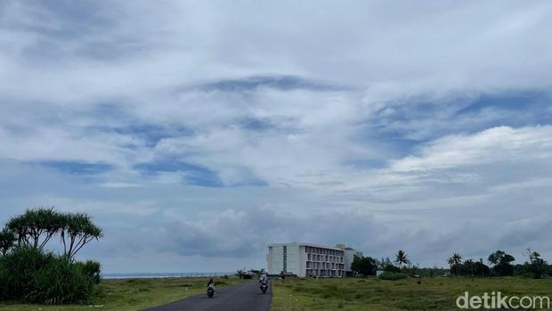 Pembangunan hotel yang mangkrak selama satu dekade di Pangandaran