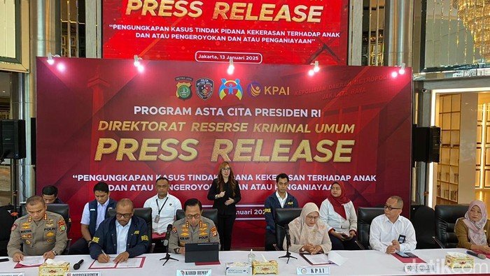 Polda Metro Jaya menggelar konferensi pers terkait pembunuhan bocah di Tambun, Bekasi.