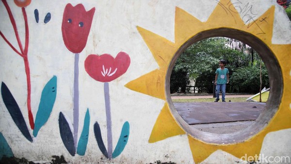 Potret Taman Literasi yang Viral gegara Oknum Ormas Larang Warga Bikin Konten