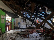 Lapuk, Atap SDN Mekarjaya 29 Depok Ambruk