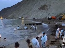 Rusia Berupaya Atasi Tumpahan Minyak di Laut Hitam yang Makin Darurat