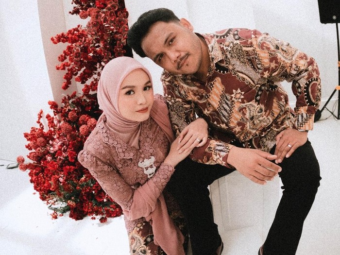 Salma Salsabil dan Dimansyah Laitupa Salma Salsabil dan Dimansyah Laitupa