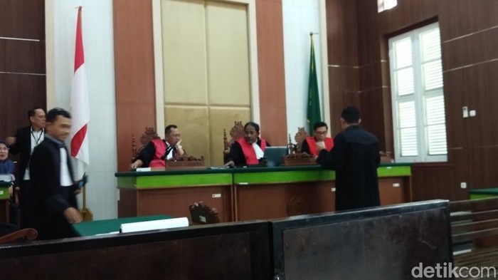 Sidang kasus pembunuhan nenek Tarimah di Makassar. Andi Sitti Nurfaisah/detikSulsel