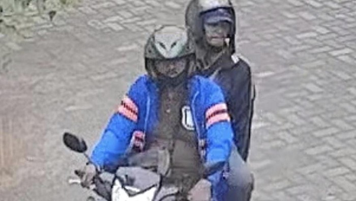 Tampang perampok di Gresik yang terekam CCTV