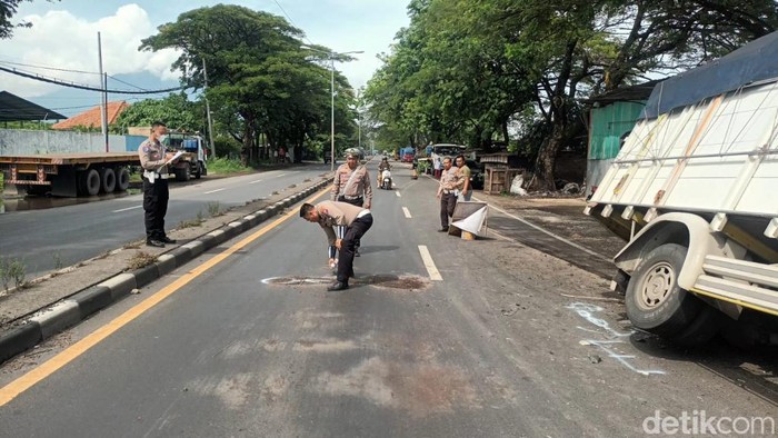 TKP pemotor tewas kecelakaan di Pasuruan