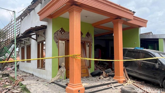 TKP rumah meledak di Mojokerto TKP rumah meledak di Mojokerto