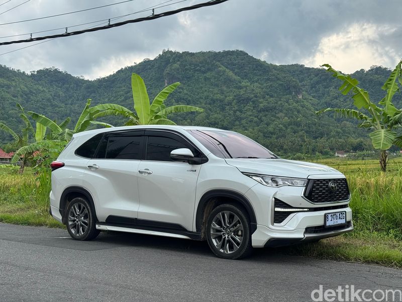 Toyota Kijang Innova Zenix Hybrid Q Modelista