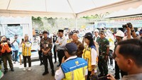 Menteri Pekerjaan Umum (PU) Dody Hanggodo dan Wakil Menteri PU Diana Kusumastuti meninjau Tempat Pemrosesan Akhir (TPA) Berbasis Lingkungan dan Edukasi (BLE) di Kabupaten Banyumas, Jawa Tengah, Minggu (12/1).  