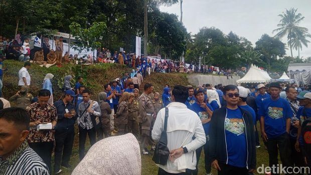 Antusias Warga Hadiri Peringatan Hari Desa di Subang, Rela Datang Pagi
