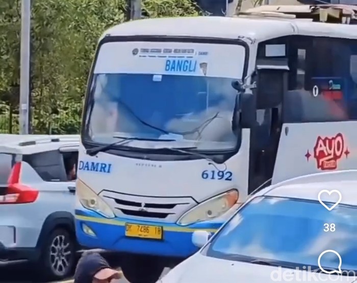 Salah satu bus perintis yang beroperasi ke wilayah Kintamani, Bangli.