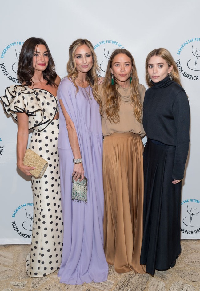 Candice pun memiliki teman-teman dari sesama sosialita dan selebriti seperti Mary-Kate dan Ashley Olsen.  Foto: Getty Images