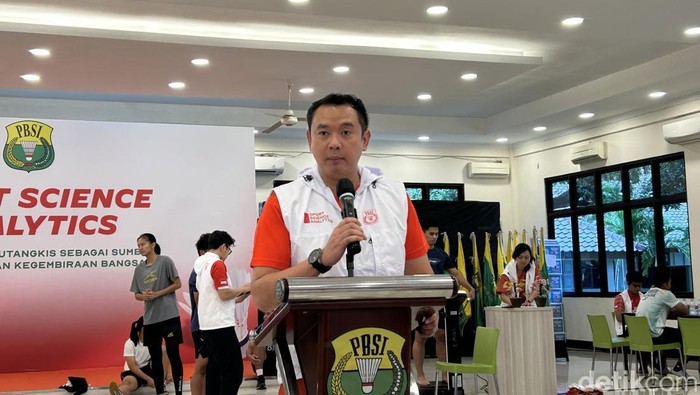 Ketua bidang Pembinaan dan Prestasi Pelatnas Eng Hian di Pelatnas PBSI Cipayung