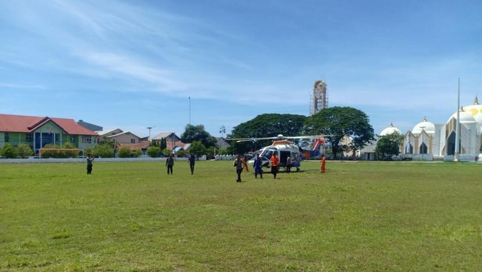 Helikopter diterjunkan untuk mencari nelayan korban tenggelam KMN Harapan Jaya di peraioran Kabupaten Takalar.