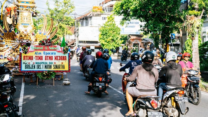 Ilustrasi jalan dipenuhi pemotor di Bali