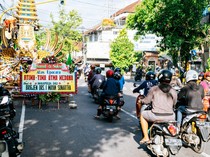 Viral Bule Bonceng Tiga Sambil Ciuman di Jalanan Bali