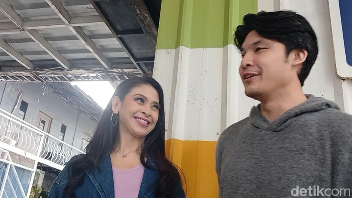 Indira Soedira dan Pasha saat ditemui di kawasan Jakarta.