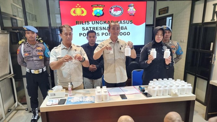Jumpa pers ungkap kasus narkoba