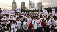 Aksi unjuk rasa besar-besaran di Manila ini menunjukkan bagaimana keluarga Duterte masih memegang pengaruh politik, meskipun tidak sekuat saat mantan Presiden Rodrigo Duterte berkuasa.