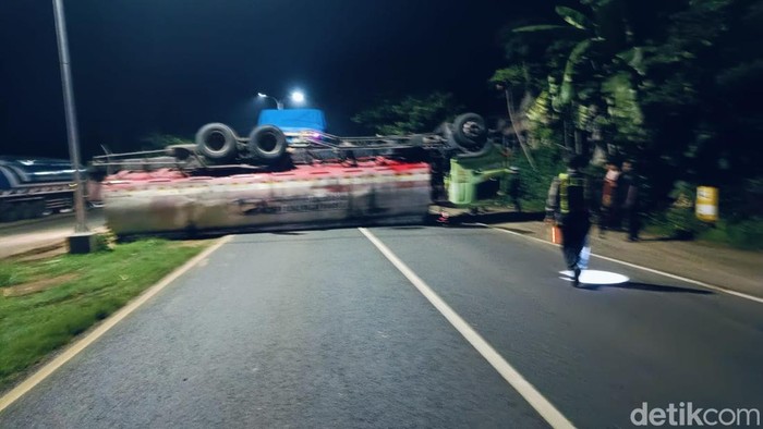 Kecelakaan truk tangki di Tuban