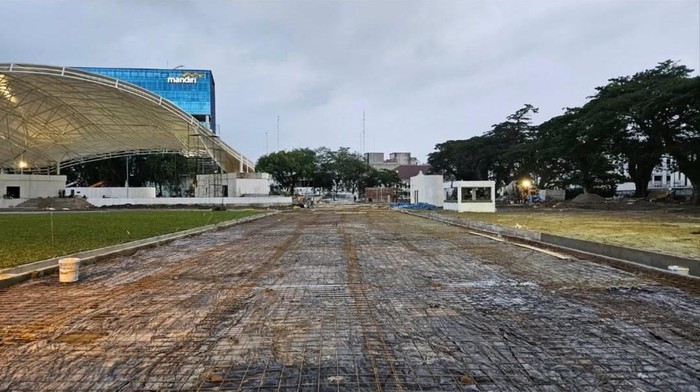 Kondisi proses revitalisasi Lapangan Merdeka Medan, Sabtu (11/1/2025)