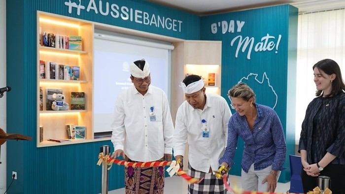 Konsulat Jenderal Australia di Bali membuka #AussieBanget Corner di perpustakaan pusat kampus Universitas Udayana (Unud) Jimbaran. (Foto: Istimewa)