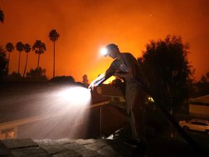 Penampakan Langit Jingga di California Imbas Kebakaran, Bak Bukan di Bumi