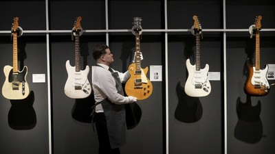 Melihat Ratusan Koleksi Gitar Ikon Rock Jeff Beck yang Bakal Dilelang