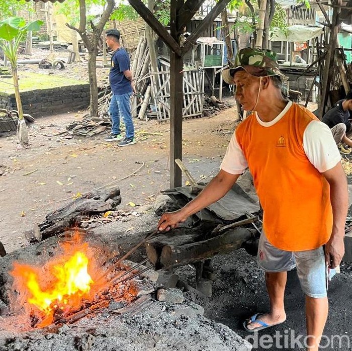Mengintip Produksi Bendo Ala Pande Besi yang Eksis 53 Tahun di Mojokerto