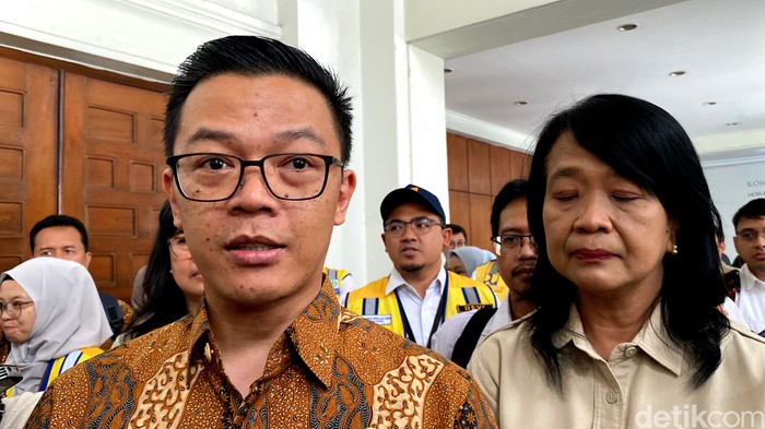 Menlu Sugiono
