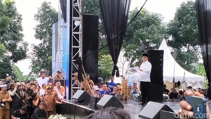 Menteri Desa dan Pembangunan Daerah Teritinggal Yandri Susanto