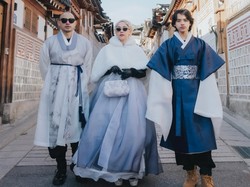 7 Foto Noah Sinclair Putra BCL Pakai Hanbok, Tampan Bak Pangeran Korea