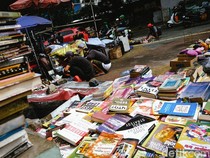 Pasar Loak Kebayoran Lama, Alternatif Wisata Barang Bekas di Jakarta