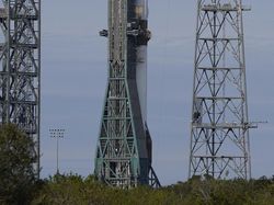 Peluncuran Perdana Roket New Glenn milik Blue Origin Ditunda