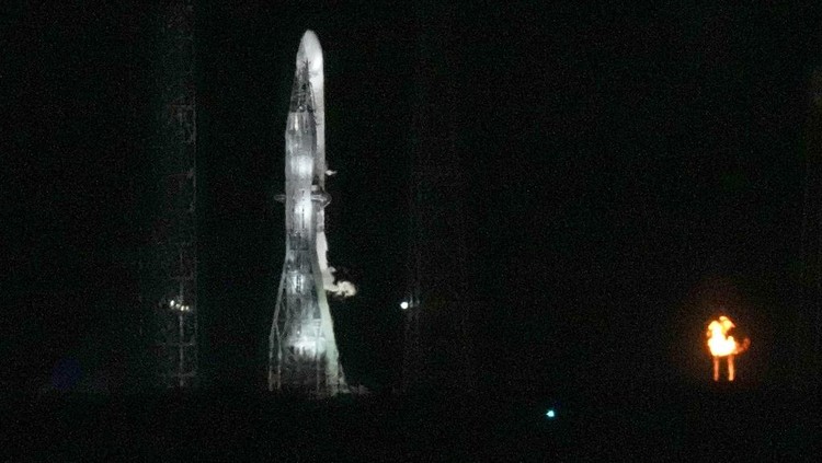 Blue Origins New Glenn rocket stands ready for launch at Complex 36 at the Cape Canaveral Space Force Station, Monday, Jan. 13, 2025, in Cape Canaveral, Fla. Launch is scheduled for early Tuesday morning. (AP Photo/John Raoux)